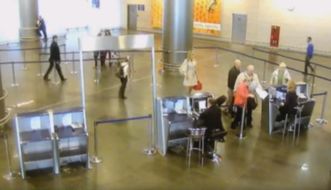 VIDEO. Cum a reușit o fetiță de 11 ani să păcălească sistemele de securitate și să ajungă în avion - fetita-1462191081.jpg