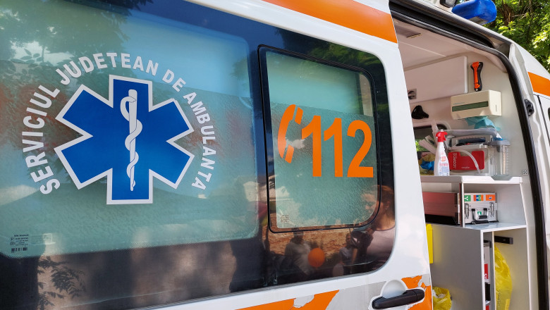 Fetiță de 2 ani rănită după ce a căzut din mașina aflată în mers - fetita-de-2-ani-1724939790.jpg
