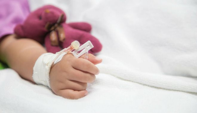 Fetița spălată de mama ei pe cap cu insecticid pentru animale, a murit - fetita-deces-insecticid-animale-1707934862.jpg