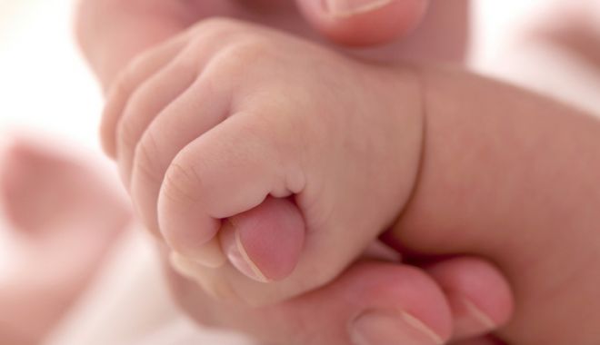 Fetița din Botoșani care cântărea doar 6 kg la 12 ani a murit - fetitamoartaspitalziua-1551958446.jpg