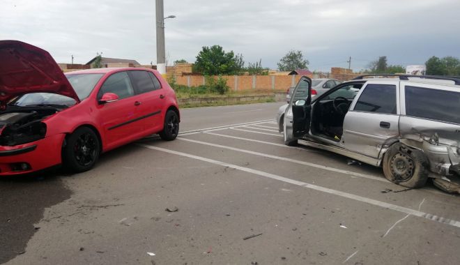 Accident grav, provocat de un șofer care a întors pe linia continuă - ffe4c77a5223472183ee908b191c69b2-1590073842.jpg