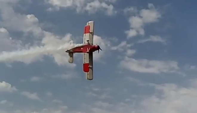 Doi morți în urma prăbușirii unui avion - fff-1504357295.jpg
