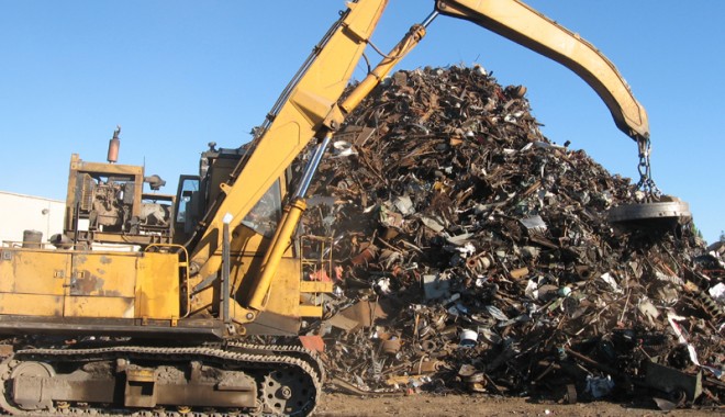 Vrem să reconstruim industria, după ce-am dat-o la fier vechi - fiervechi-1365522209.jpg