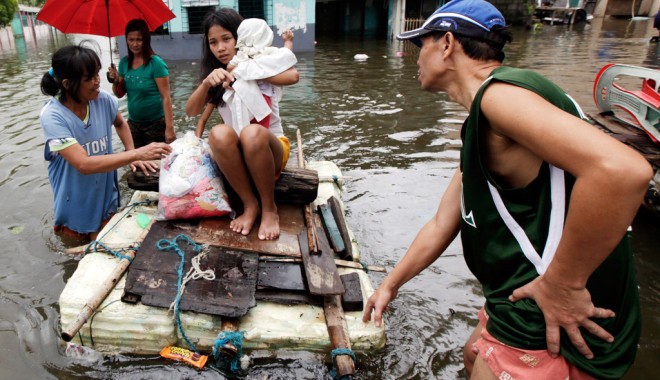 Taifunul Bopha  s-a abătut  asupra Filipinelor - filipine-1354630381.jpg