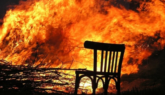 Albania cere ajutorul NATO pentru stingerea incendiilor - fire1759661280-1500413973.jpg