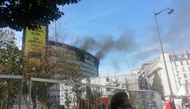 Casa Radio din Paris, cuprinsă de flăcări - firebreaksoutradiofranceheadquar-1414763291.jpg