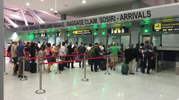 Hackerii caută victime pe aeroporturi. Vizați sunt pasagerii cu zboruri întârziate sau anulate