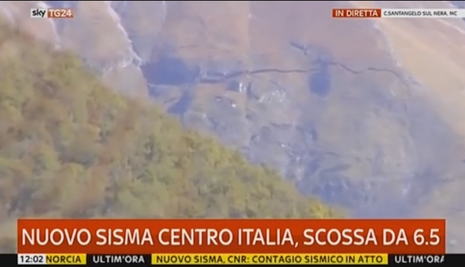 VIDEO / O fisură uriașă a apărut într-un munte după seismul din Italia - fisura-1477908259.jpg