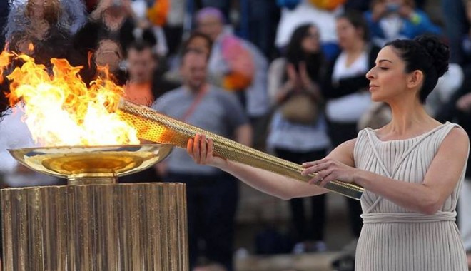 JO 2014: Torța olimpică va ajunge în spațiul cosmic - flacaraolimpicad25f9265064cd6073-1367163361.jpg