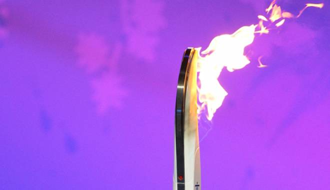 Flacăra olimpică 2016 va trece printr-o tabără de refugiați din Atena - flacraolimpic-1453996366.jpg