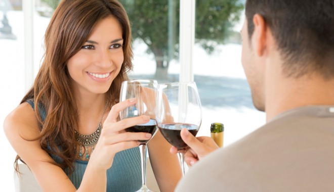 Ce trebuie să facă o femeie după ce rămâne singură - flirtyfirstdate2-1389174335.jpg