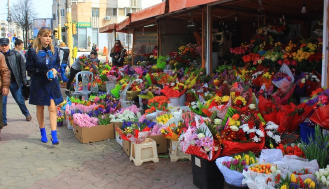 Trandafirii și crizantemele,  florile preferate ale constănțenilor - flori1-1477064369.jpg
