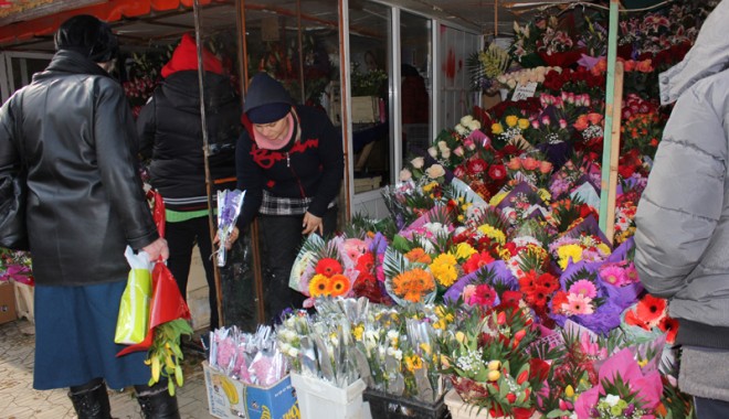 Afacerile cu flori au rupt lanțul - flori6-1331148202.jpg