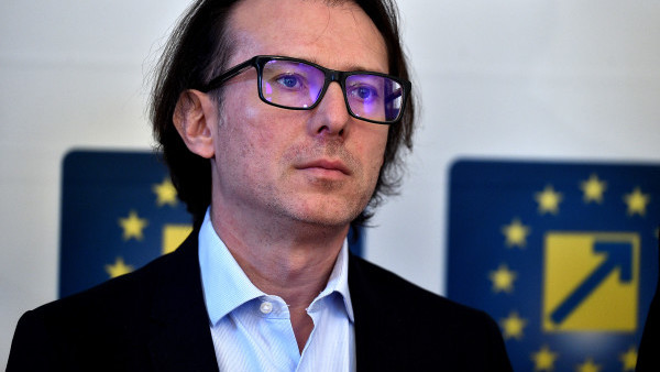 Florin Cîțu: 