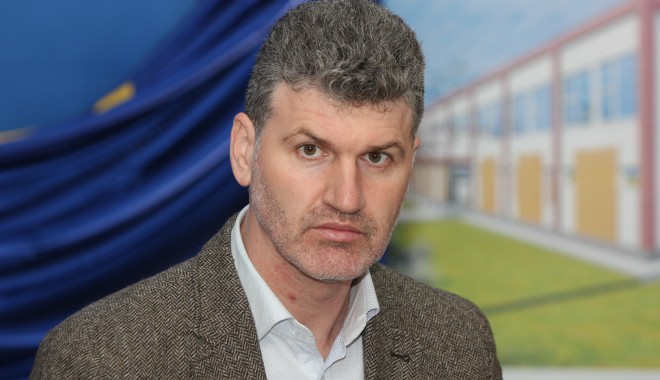 Săptămâna viitoare începe distribuirea pachetelor de Paște, la Năvodari - florinchelaru-1366117742.jpg