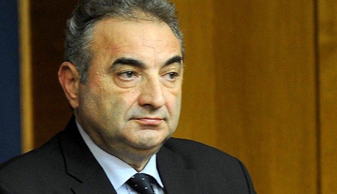Ministrul finanțelor Florin Georgescu îi strică ploile primarului Radu Mazăre - floringeorgescu1337888541-1337891838.jpg