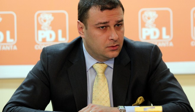 Florin Gheorghe cere lămuriri despre numirea lui George Pufan la Curtea Europeană de Conturi - floringheorghe11-1370962153.jpg