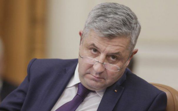 Modificarea legii ANI îi scapă de probleme pe 675 de aleși și foști aleși - floriniordache465x390-1513603532.jpg