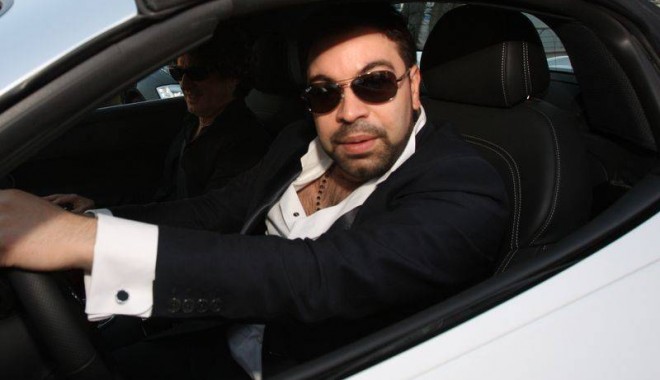 Manelistul FLORIN SALAM, anchetat pentru TRAFIC DE COCAINĂ - florinsalampleacaromaniamotive50-1381745168.jpg