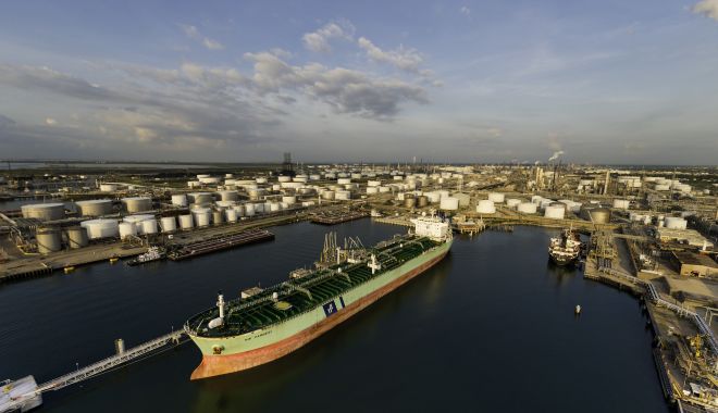 Flota comercială a României, acum 20 de ani. Restructurarea companiei Navrom pune pe liber 360 de marinari - flota-1565123715.jpg