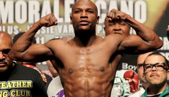 Floyd Maywheater și-a păstrat, la puncte, centurile la box - floydmayweatherareobursaincredib-1379230545.jpg
