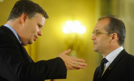 Premierului Emil Boc se întâlnește luni cu reprezentanți ai FMI, CE și BM - fmi7-1311580085.jpg