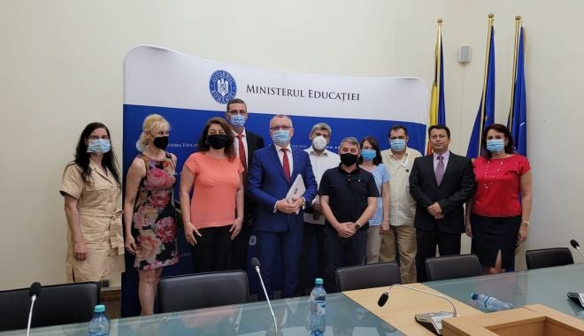 Subiectele dezbătute de reprezentanții părinților cu ministrul Educației - fnap-1628070509.jpg
