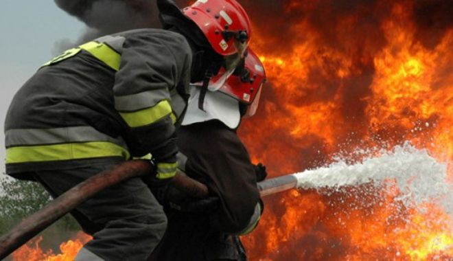 A încercat să-și incendieze concurența? Administratorul unei case de schimb valutar, reținut - foc-1518693425.jpg