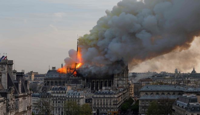 Notre Dame ar putea fi refăcută cu o imprimantă 3D - foc-1556557344.jpg