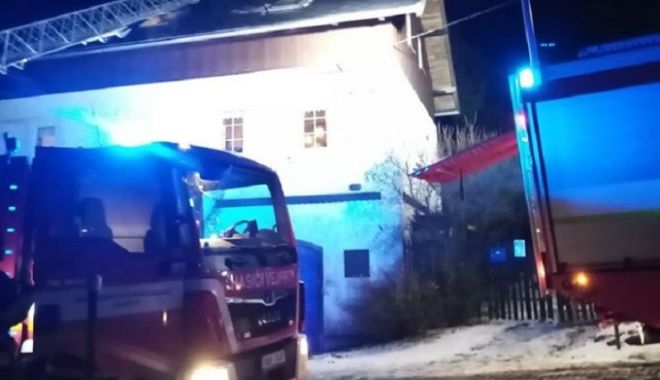 Incendiu devastator într-un azil. Sunt cel puțin 8 morți și 30 de răniți - foc-1579425816.jpg