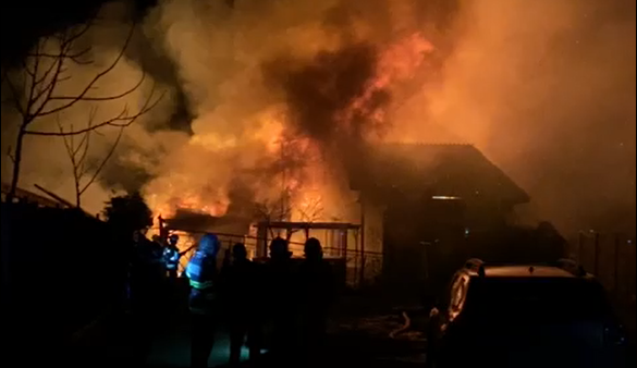 VIDEO / INCENDIU DEVASTATOR ÎN VAMA VECHE - foc-1613067834.jpg