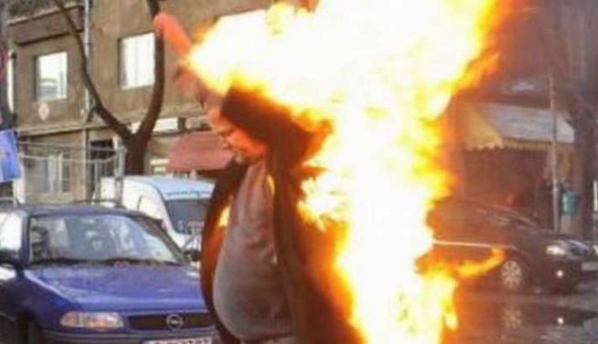 Disperarea pune stăpânire pe românii cu datorii: Un bărbat și-a dat foc când a aflat că este executat silit - foc-1665060208.jpg