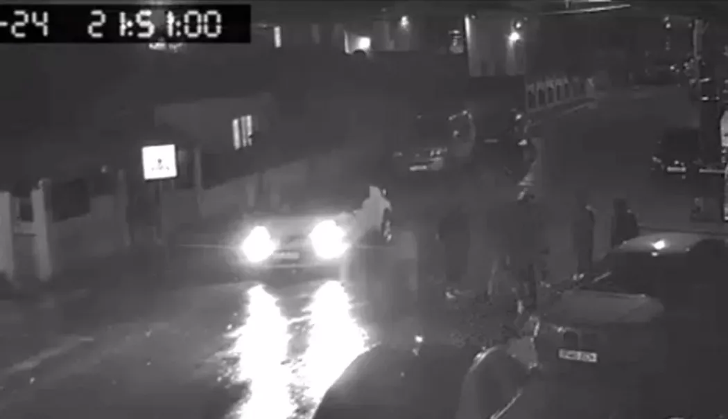 Ceartă din cauza unei datorii, degenerată în focuri de armă. Tânăr de 25 de ani, sub control judiciar