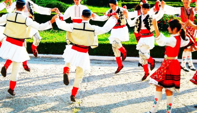 Conferința națională a coregrafilor folcloriști din România, în acest week-end, la Constanța - folclor-1396024220.jpg