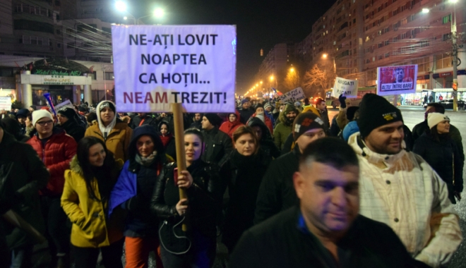 Ce a înțeles PSD din furia românilor. Sau cât ar putea costa tăcerea unui popor - fond-1487086087.jpg