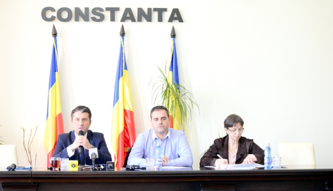 Vești bune pentru constănțeni! Aleșii locali au stabilit prețul gigacaloriei în sezonul de iarnă 2017-2018 - fond-1509464811.jpg