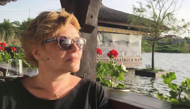 S-a sinucis cu antigel, la câteva luni  de la naștere. 