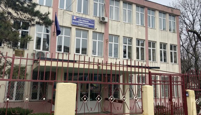 Noi mărturii despre profesoara de la Telecom. „Mamele voastre s-au drogat, voi sunteţi mutanţi!” - fond-1612379401.jpg