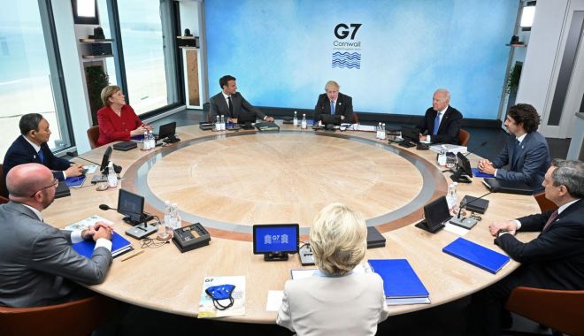 Reuniune de urgenţă a G7 pe tema Omicron. Doza a treia ar putea fi o soluţie - fond-1638193674.jpg
