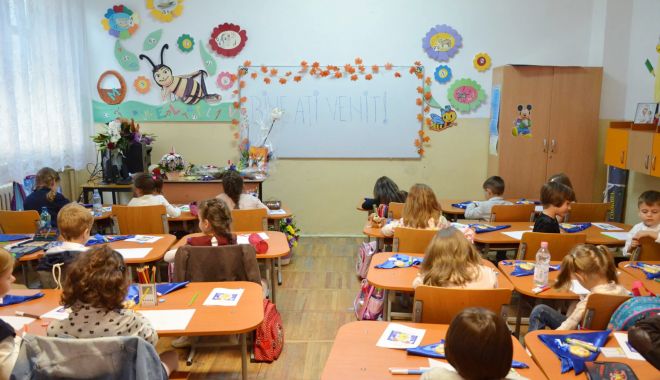 Surprize-surprize la înscrierea în școală. Același număr de clase pregătitoare, dar mai puține locuri - fond-1648486987.jpg