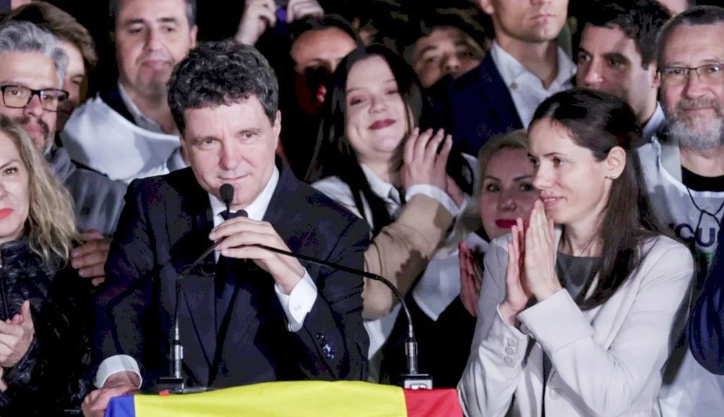 Nicușor Dan, primul președinte independent. Constanța a ales România onestă! - fond-1747666802.jpg