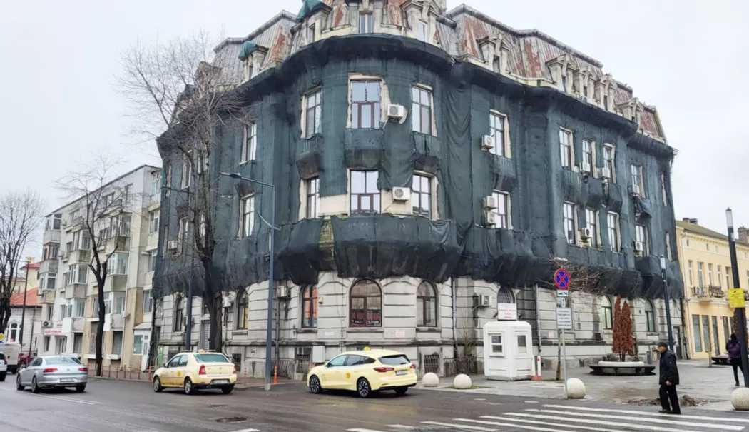 Ani de uitare și degradare! Pacienții intră cu teamă în Policlinica cu Plată