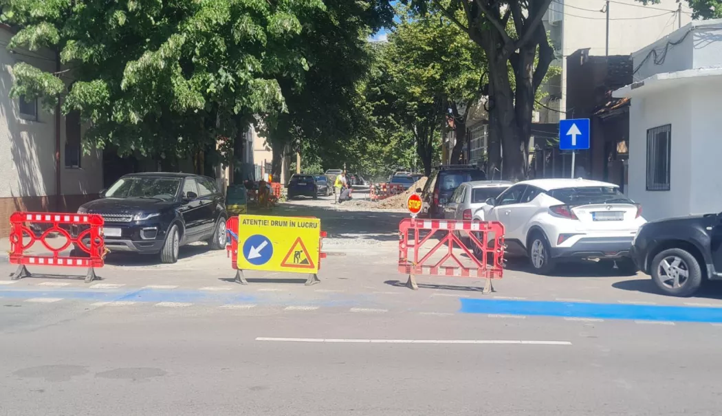 Coșmarul de pe strada Ion Lahovari continuă. Locuitorii așteaptă de aproape un an sfârșitul șantierului