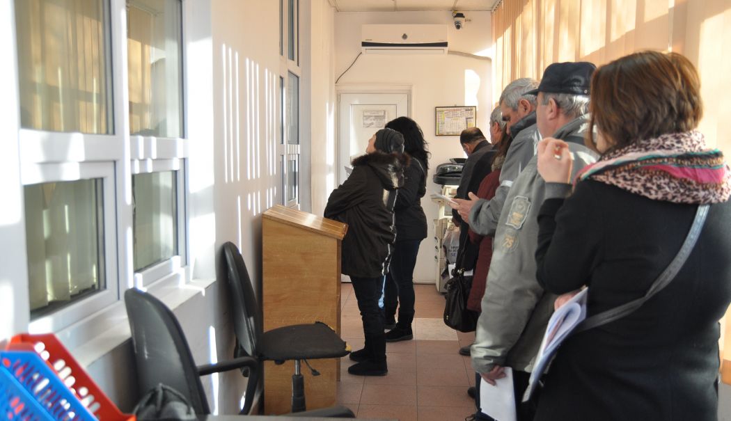 Morţi copţi, unii constănţeni se asigură la sănătate când abia se mai pot mişca. „De unde să scoţi bani, dacă nu ai?” - fond-2cjas--1737125293.JPG
