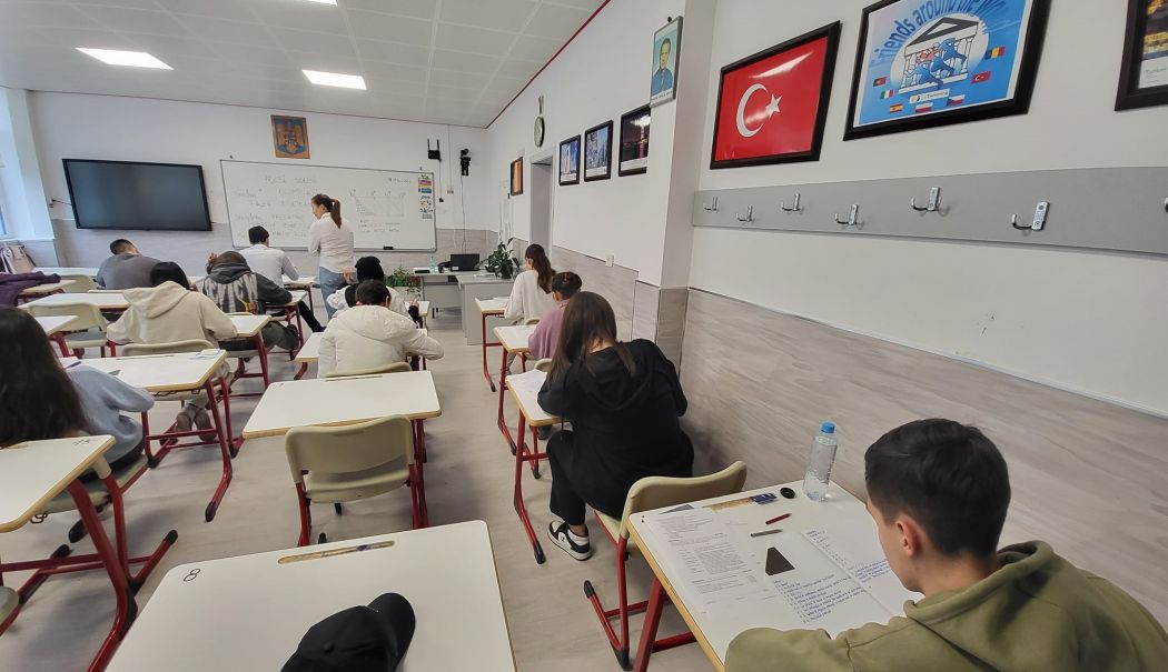Măi să fie! Au început să ceară profesorii din Constanța simulări județene?