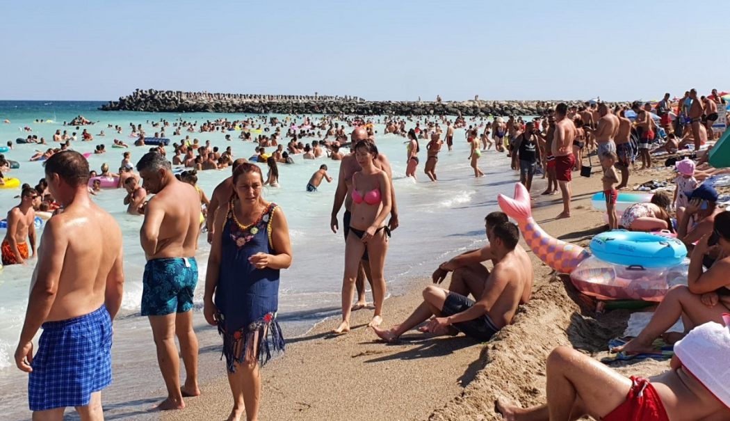 Atenţie cât staţi pe plajă! Alergia solară poate avea simptome neplăcute - fond-alergie-1723637291.jpeg