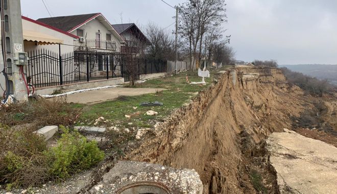 Situaţia alunecărilor de teren de la Cumpăna, în atenţia autorităţilor! 