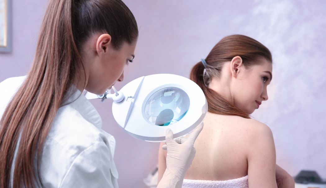 Verificaţi-vă constant aluniţele! Preveniţi apariţia cancerului de piele - fond-alunitejpeg-2-1722765272.jpg