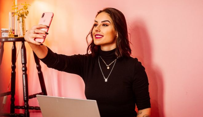 Influencerii cu reclamă mascată, vânați de Protecția Consumatorilor - fond-anpc-1697042978.jpg
