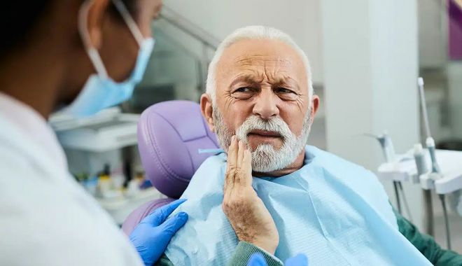 Purtaţi un aparat dentar? Acordați atenție sporită igienei dinților! - fond-aparate-1710766771.jpg